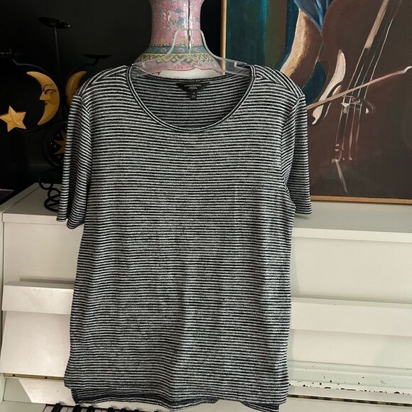 Banana Republic Gray and White Striped Top M - Picture 9 of 12